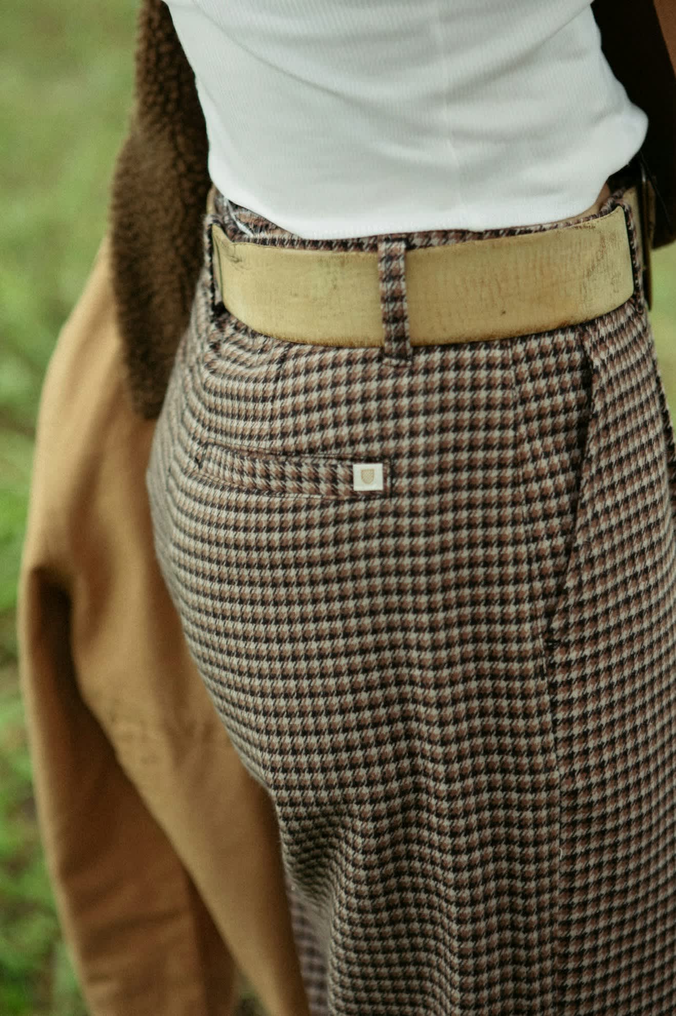 Ludlow Trouser Pant - Pinecone Brown Houndstooth - Image 3